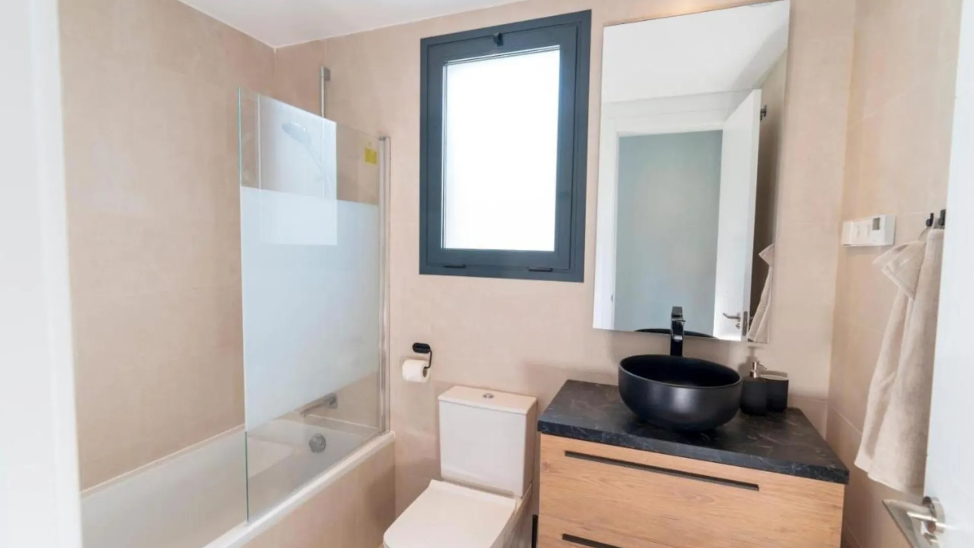 Stunning Modern Apartment In Middel Views Higueron 푸엔히롤라